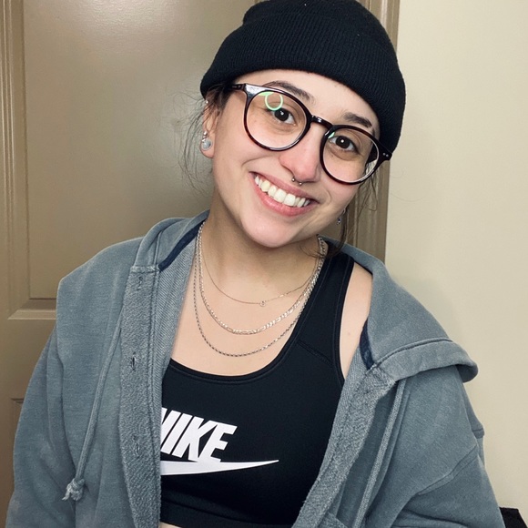 Meet your Posher, Kye - Picture 1 of 1